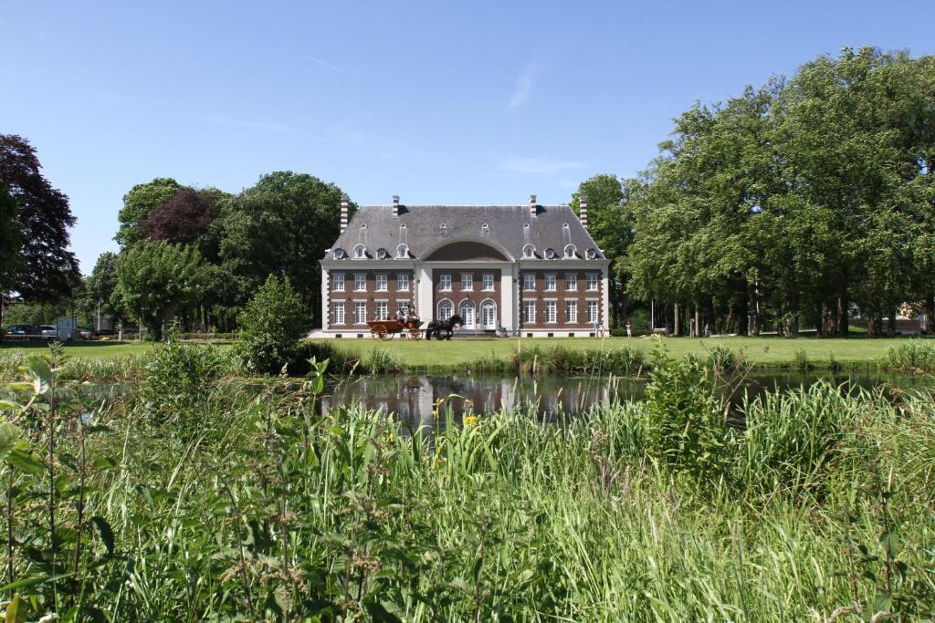 Hotel Kasteel Pietersheim Maastricht - Lanaken Esterno foto